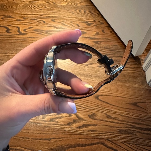 COACH WATCH OFFERS WELCOME - Picture 7 of 7